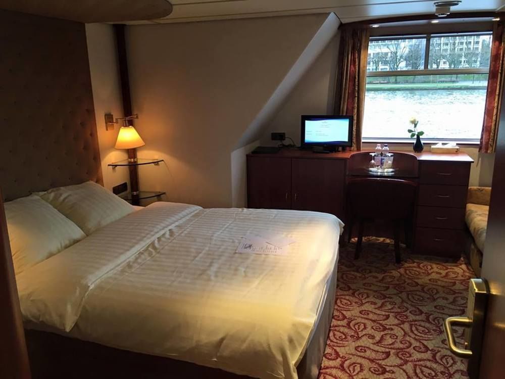 Knm Ms Switzerland I - Dusseldorf Hotel Ngoại thất bức ảnh