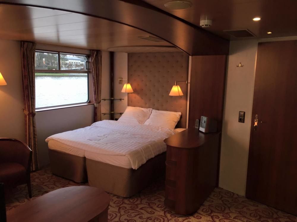 Knm Ms Switzerland I - Dusseldorf Hotel Ngoại thất bức ảnh