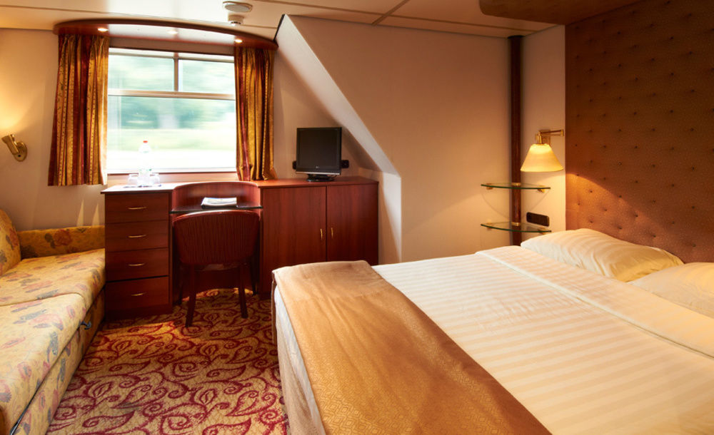 Knm Ms Switzerland I - Dusseldorf Hotel Ngoại thất bức ảnh