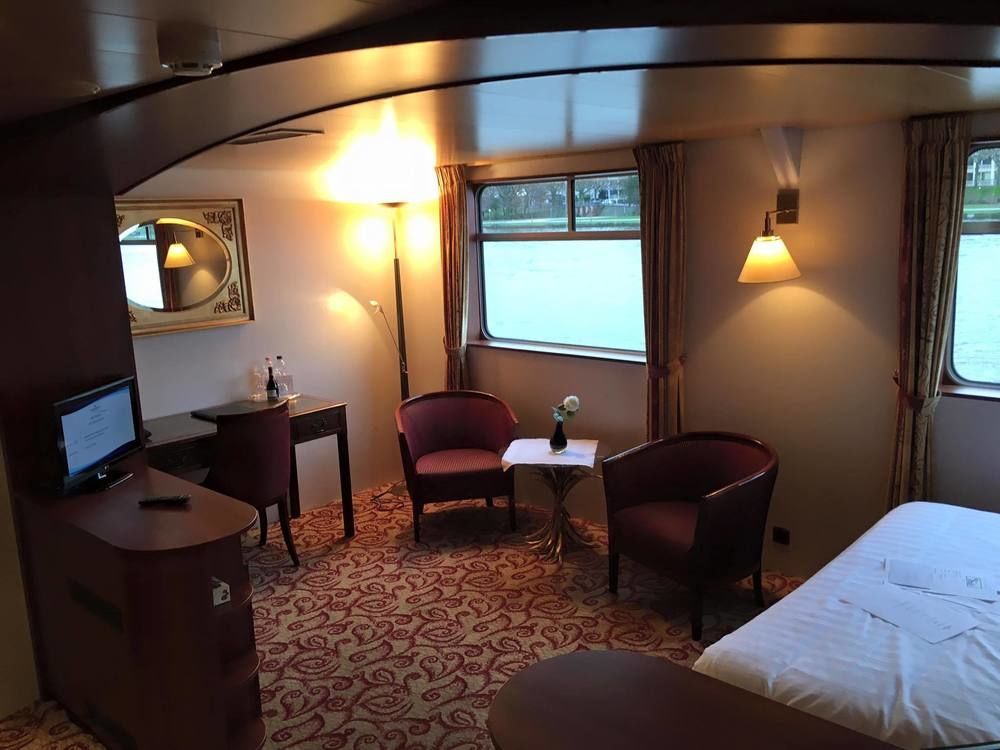 Knm Ms Switzerland I - Dusseldorf Hotel Ngoại thất bức ảnh