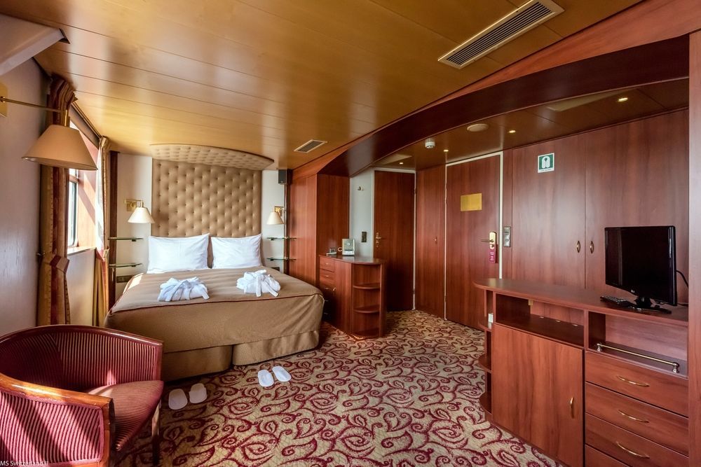 Knm Ms Switzerland I - Dusseldorf Hotel Ngoại thất bức ảnh