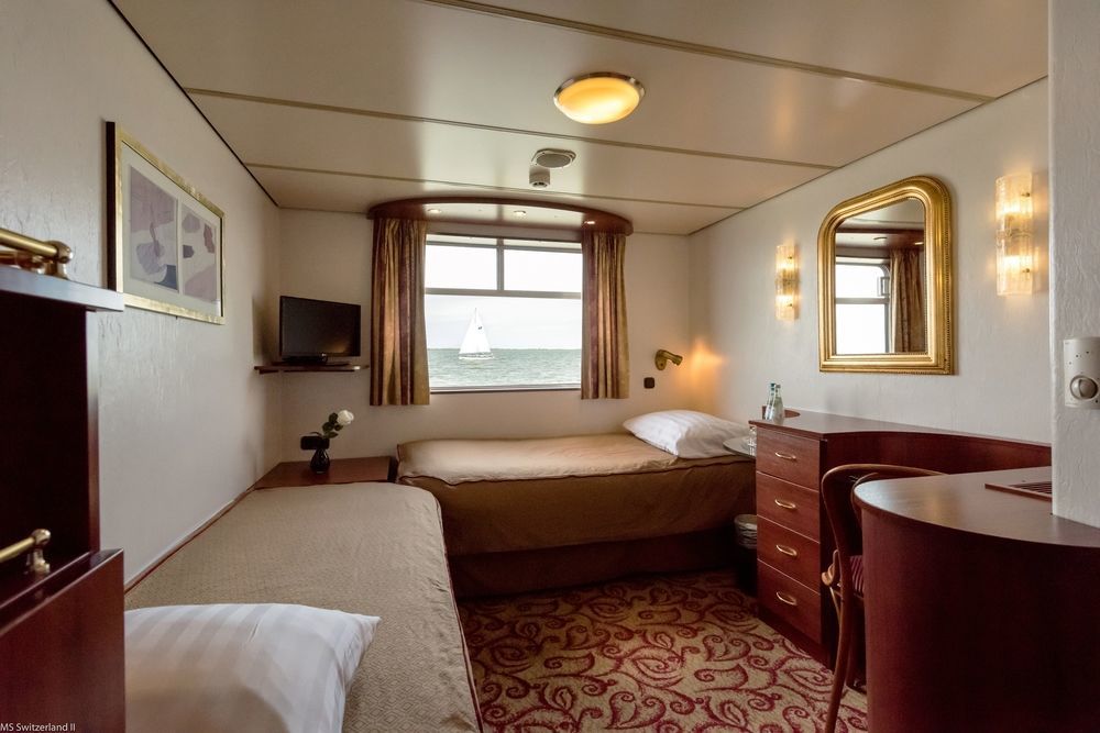 Knm Ms Switzerland I - Dusseldorf Hotel Ngoại thất bức ảnh