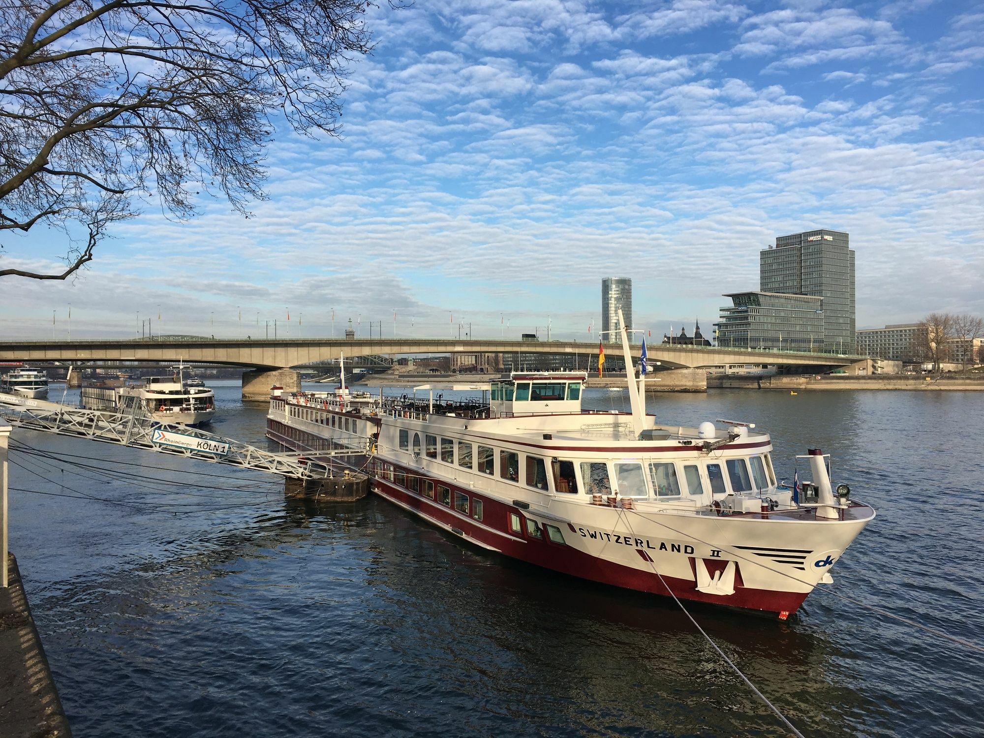 Knm Ms Switzerland I - Dusseldorf Hotel Ngoại thất bức ảnh